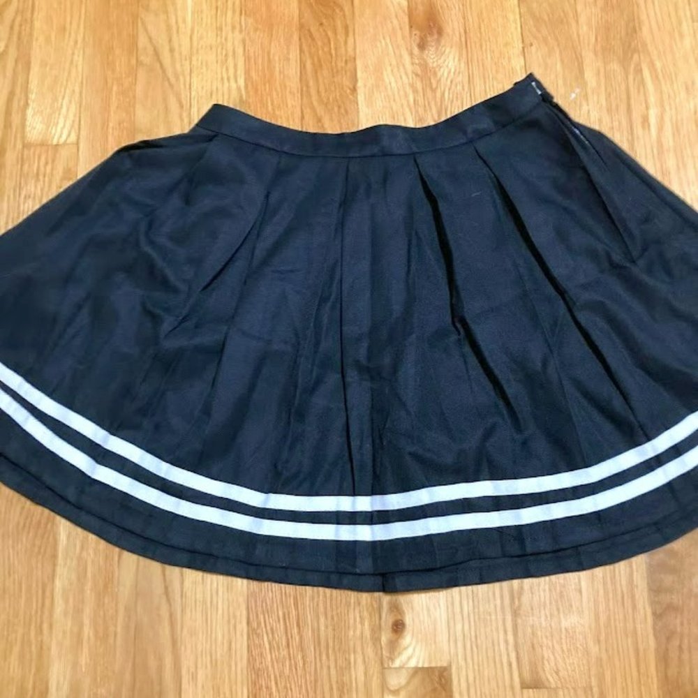 Hot Topic Black & White Skirt